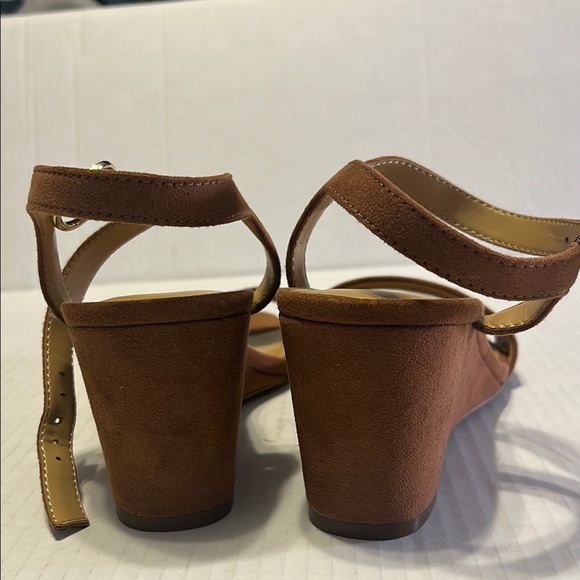 J Crew Brown Wedge Sandals Size 7 NWO box